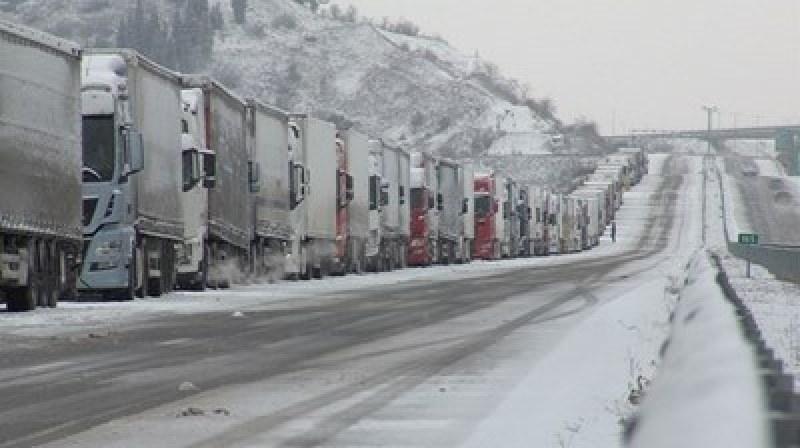 След забраната от Гърция: 6-километрова опашка се изви на Кулата
