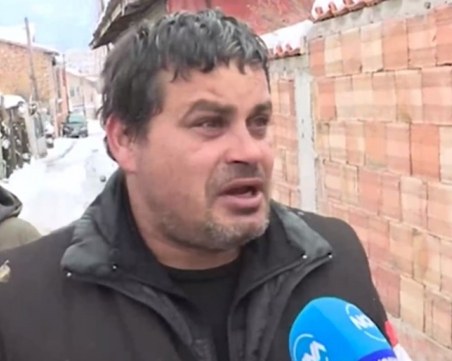 Бащата на загиналото момче: Опитах се да го дръпна от шахтата, удари ме ток