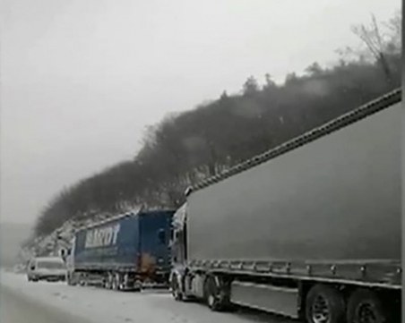 Шофьор на ТИР едва не прегази шефа на Пътното във Велико Търново