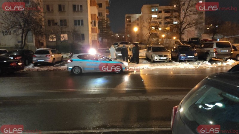 Катастрофа в Пловдив! Шофьор помете три паркирани автомобила