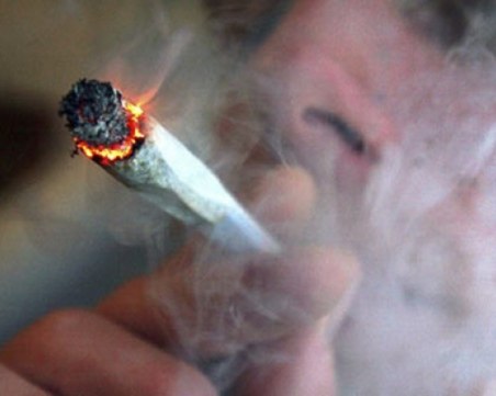 Арестуваха двама с наркотици във Велинград