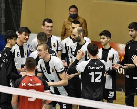 Волейболистите на Локомотив с нова победа