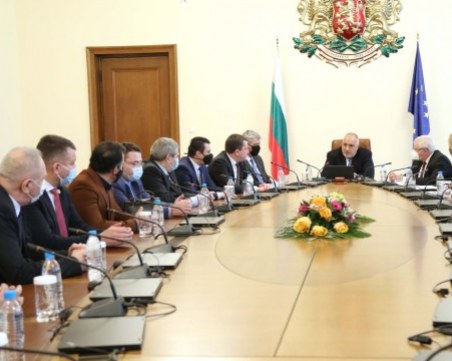 30 млн. лева отиват в помощ на 17 общини