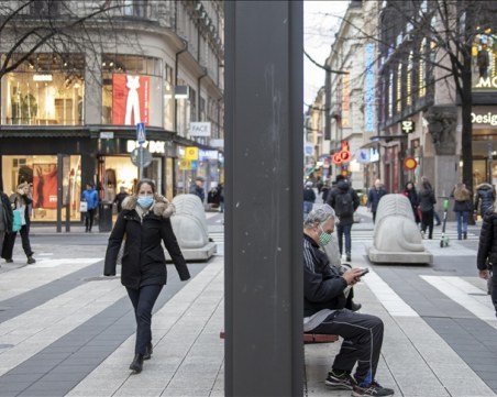 В Швеция предупреждават за трета вълна и нови мерки