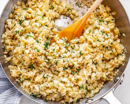 25 калории, вместо 130: Вижте как да превърнете карфиола в... ориз