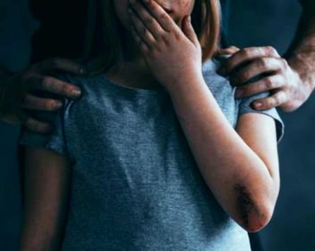 Осъдиха мъж в Пазарджик, блудствал с 9-годишната си дъщеря