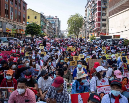 Сблъсъци и арести в Мианмар! Над 500 души са зад решетките