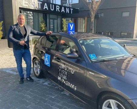 Специален автомобил обучава бъдещи шофьори с увреждания в Пловдив