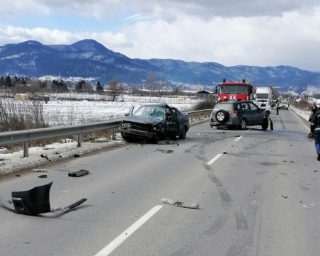 Верижна катастрофа блокира движението до Велинград