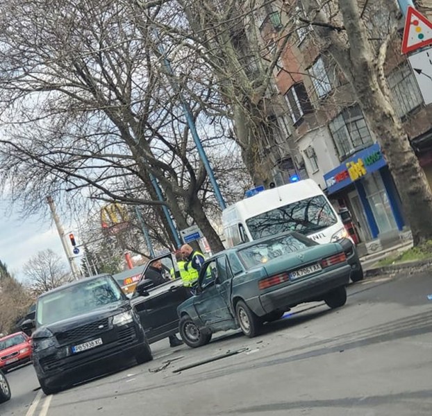 Катастрофа в центъра на Пловдив