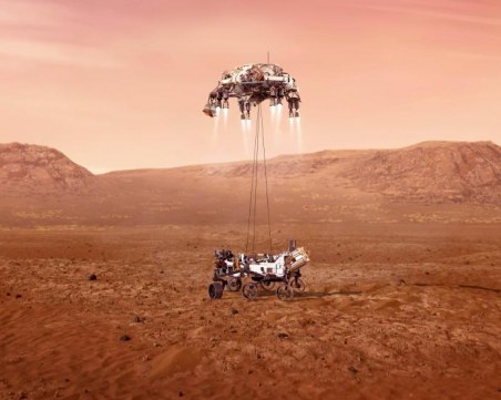Корабът на НАСА кацна на Марс и изпрати първи снимки