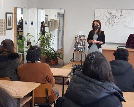 Пловдивски прокурори изнесоха открити уроци пред ученици от Художествената гимназия