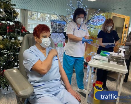 Работодатели подават искове за ваксинация за трета фаза, могат да се включат и продавачи