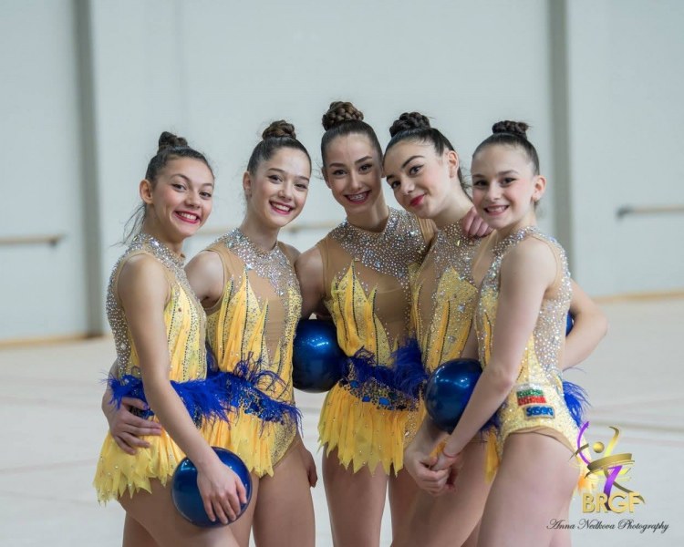 Сребро за ансамбъл - девойки на силен турнир в Москва