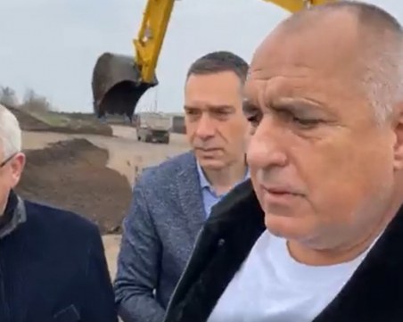 Борисов в Бургаско: Когато има финансиране и заплати всички работят активно