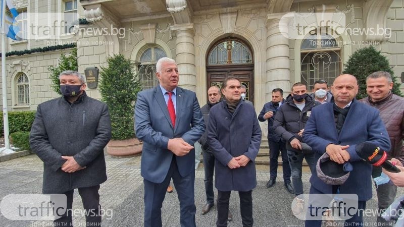 Зико с реверанс към затворените бизнеси в Пловдив