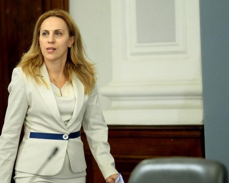 Ваксинират членовете на избирателни комисии, жандармерия пази машините за гласуване