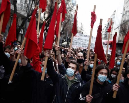Десетки задържани при протести в Гърция