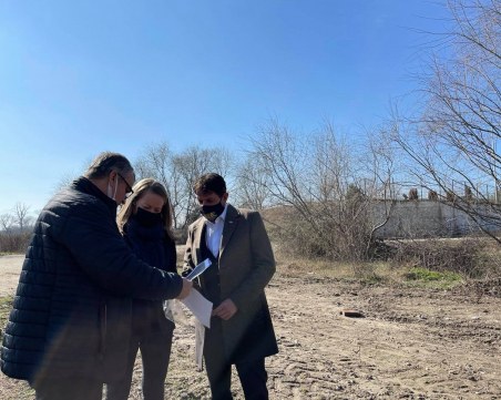 Изграждат нов водопровод в квартал на Стамболийски