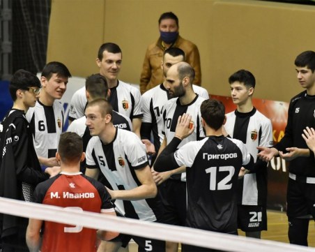 Волейболният Локомотив посреща Нефтохимик в 1/4 финалите за Купата