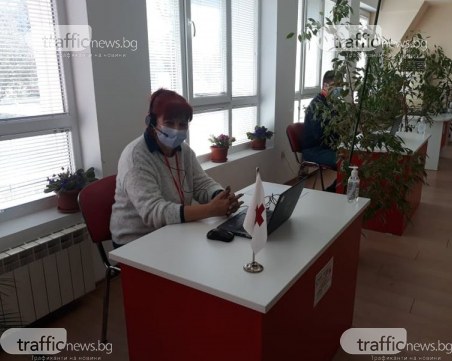 БЧК разкри първия у нас Контактен център за подкрепа в Пловдив, 13 психолози консултират нуждаещи се