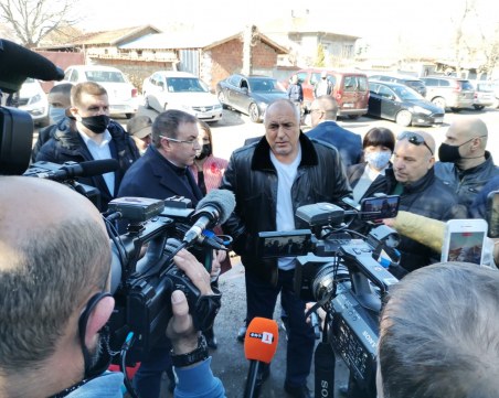 Борисов: Нормалният живот трябва да бъде запазен, предстои отварянето на ресторантите