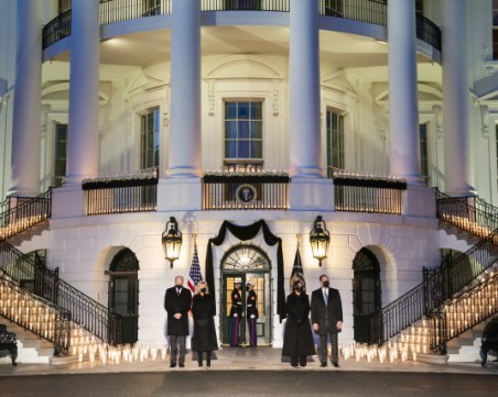 Над половин милион души са загубили битката с COVID-19 в САЩ