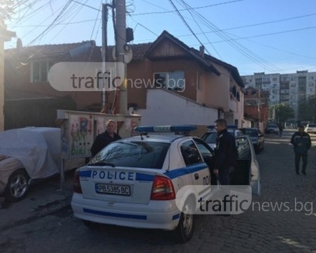 Акция в Столипиново! Дилърите Чечи и Коко са отведени в районното, опитали да изгорят наркотика в печки