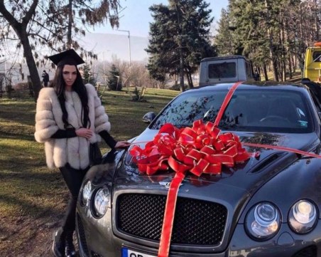 Джино Бианкалана подари Бентли на любимата си