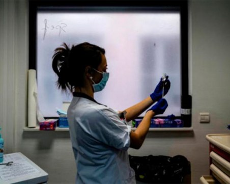 Филипините предлагат здравни работници в замяна на дарения от ваксини