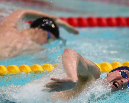 Нови разкрития за скандал с допинга на плувците, треньорът на националния отбор лично е давал медикаментите