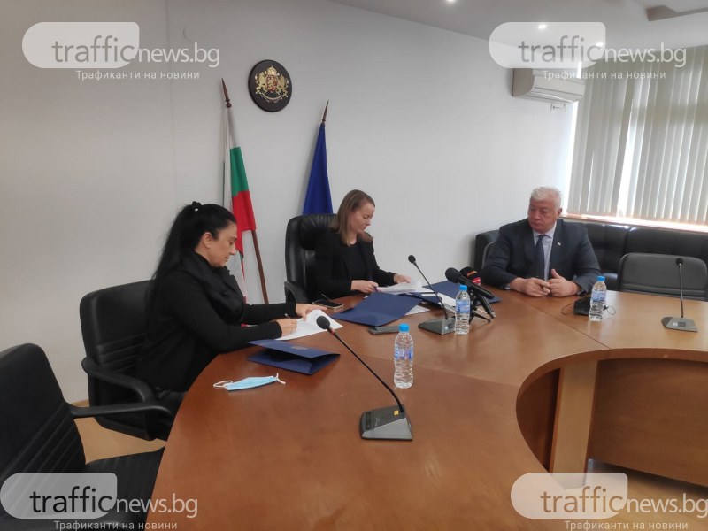 Зико и Каназирева подписаха за новите детски ясли на държавния терен в Кючука