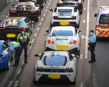 Полицията в Хонг Конг блокира 45 луксозни спортни автомобила заради улични състезания