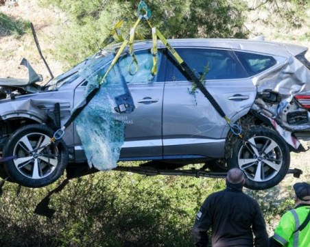 Тайгър Уудс с пирон в тибията и операция на мускулите