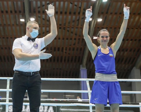 Три българки с минимум бронз на 