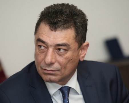 Бивш началник на ГДБОП отива на съд, спуснал чадър над наркогрупа