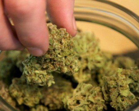 Двама са в ареста, спипали ги с дрога в Пловдив