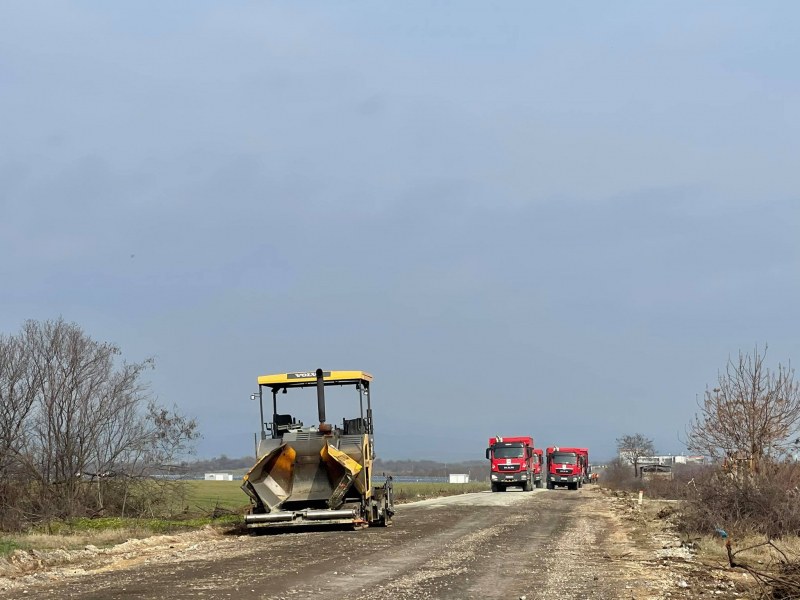 Ремонтът на пътя Раковски - Брезово ще приключи до месец