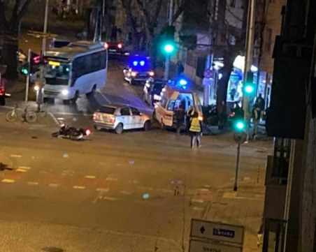 Тежка катастрофа в Кючука! Блъснат е моторист