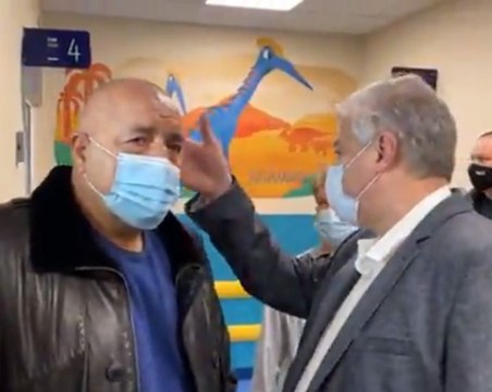 Борисов на инспекция в обновената педиатрията на 