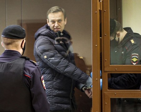 Навални е в наказателната колония 