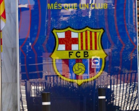 Арестуваха бившия президент на Барселона, полиция нахлу в офисите на клуба