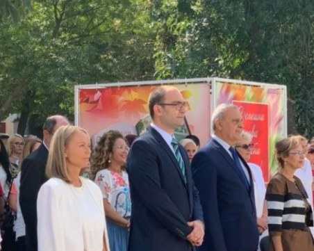 Стефан Дедев оглавява Общинския съвет през кампанията, двама заместват Каназирева