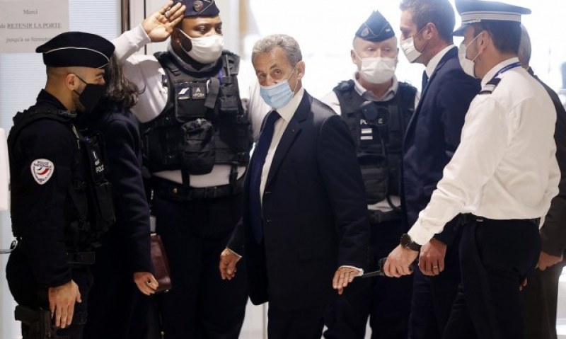 Експрезидентът на Франция Никола Саркози отива в затвора