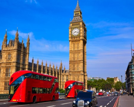 Хиляди могат да загубят право да пребивават във Великобритания заради Covid-19