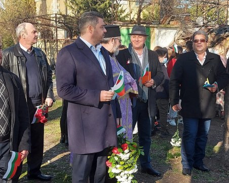 В навечерието на Трети март в Крумово се поклониха  пред паметта на загиналите