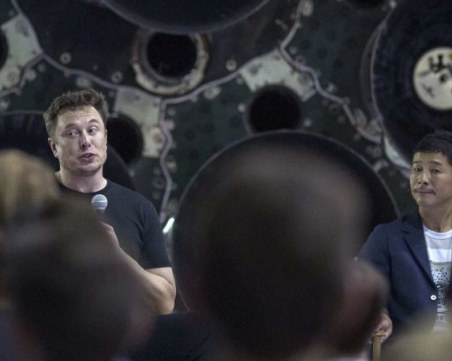 Милиардер търси осем спътници за полет до Луната