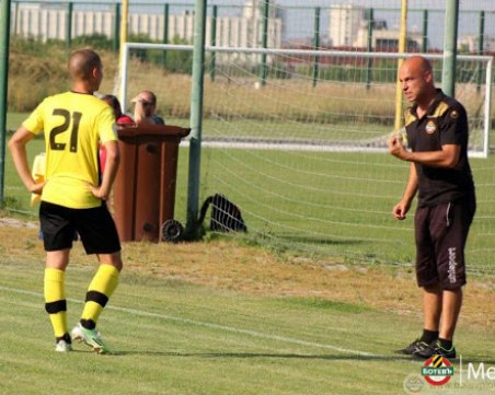 Помощник-треньорът на Ботев за съдийството: Не казваш на Мис Вселена, че е красива