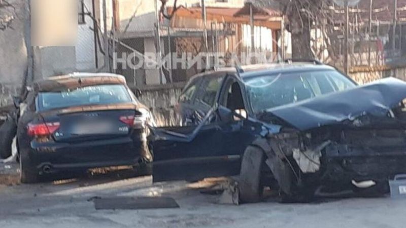 Петима пострадаха при тежка катастрофа в Кюстендил