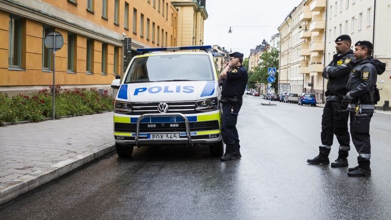 Полицията в Швеция разследва нападение с нож като акт на тероризъм